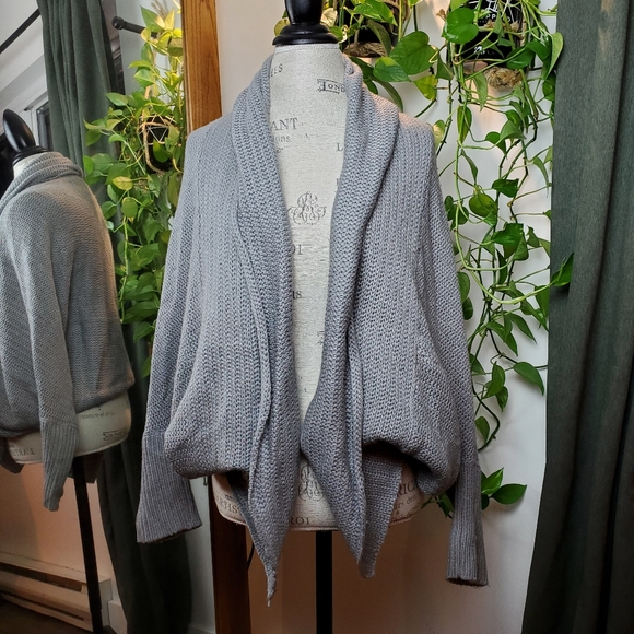 SEDUCTIONS | Knit Light Grey Synched Sleeves Cardigan (Size M) - Picture 9 of 9